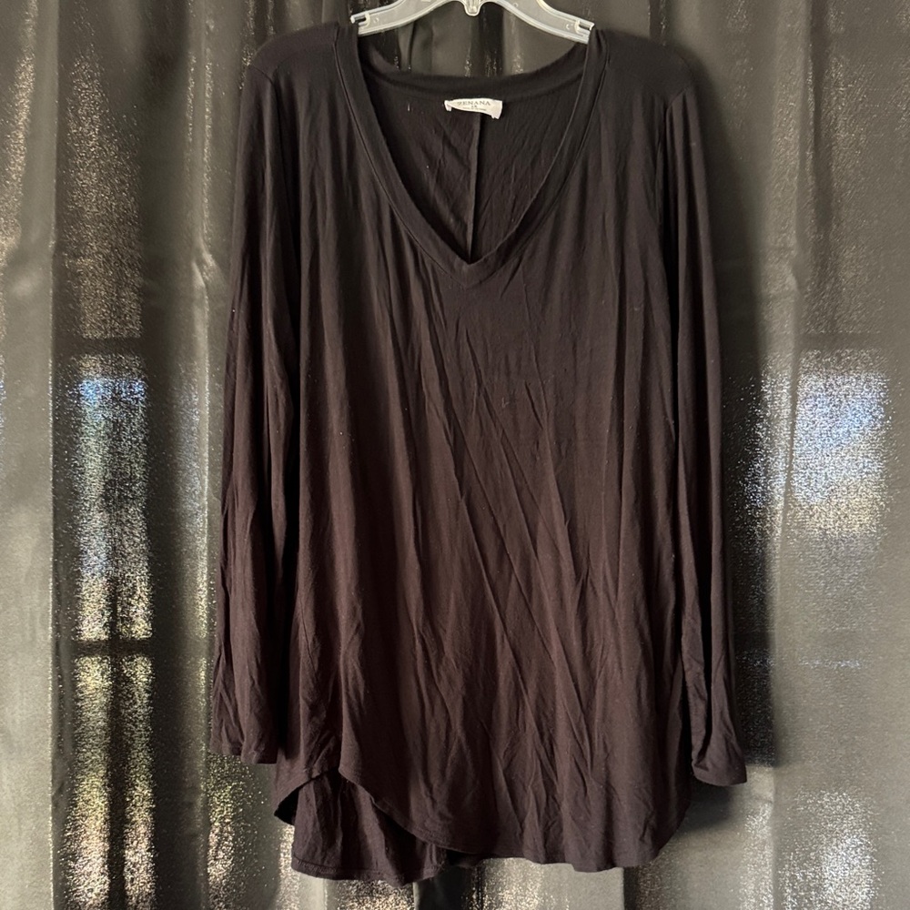 Zenana Outfitters Black Long Sleeve V-Neck Top